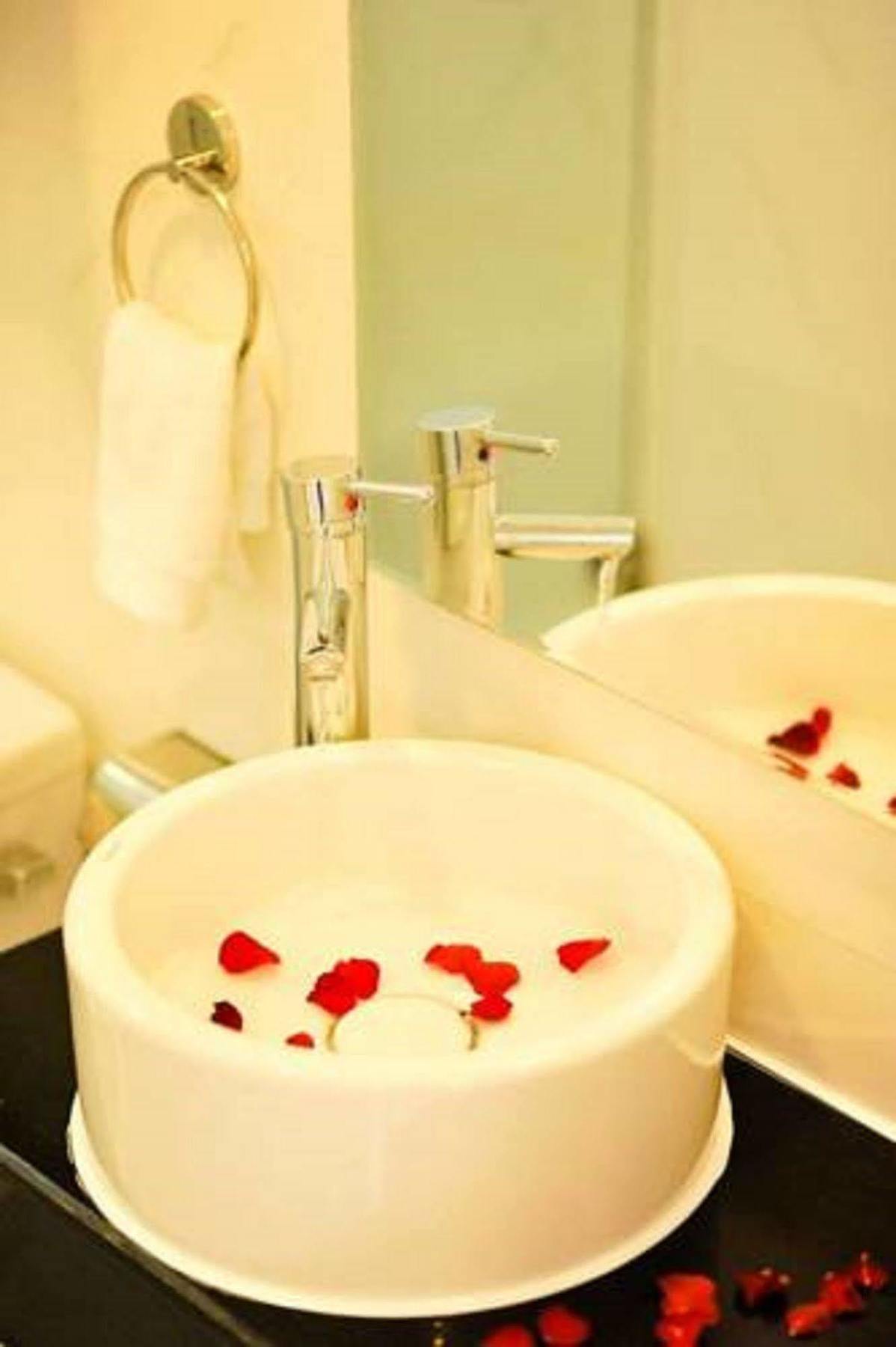 Allure Hotel Thuy Trieu Esterno foto